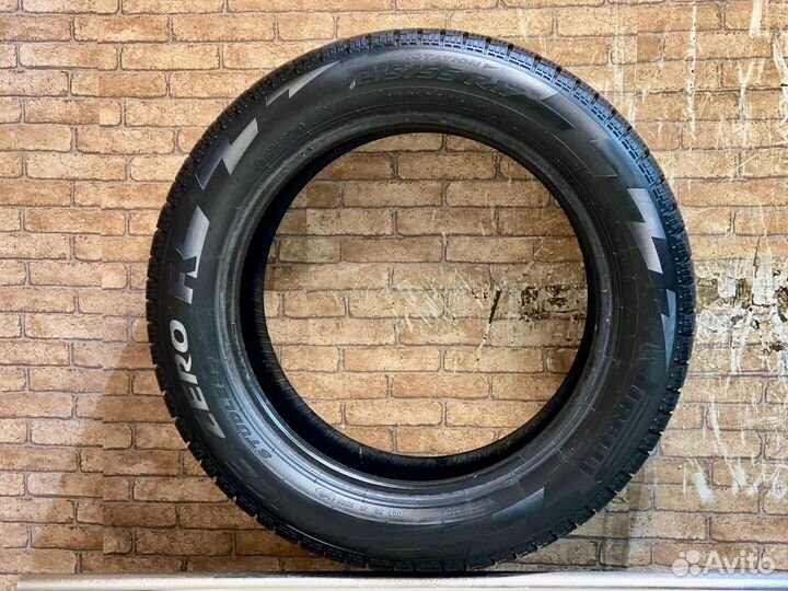 Pirelli Ice Zero FR 215/55 R17