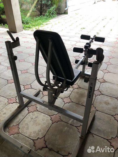 Тренажер для спины гиперэкстензия