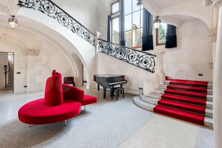 Дом 550 м² на участке 15 сот.