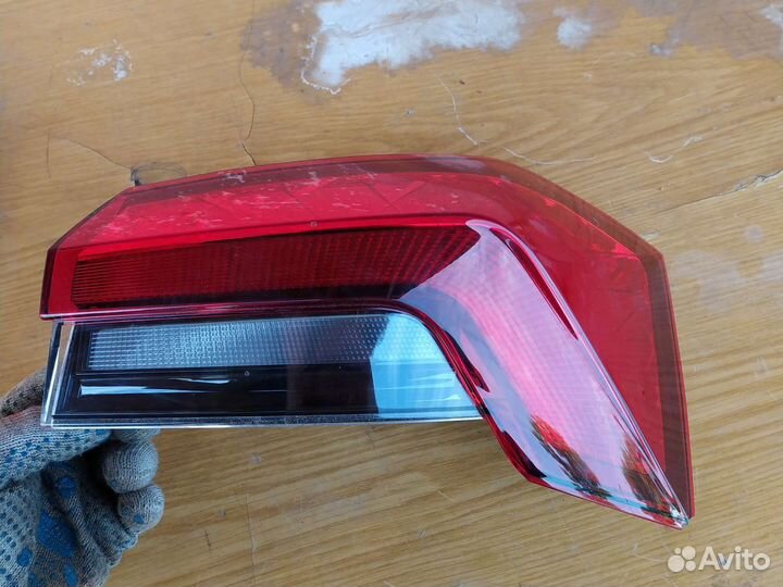 Задний правый фонарь skoda rapid II