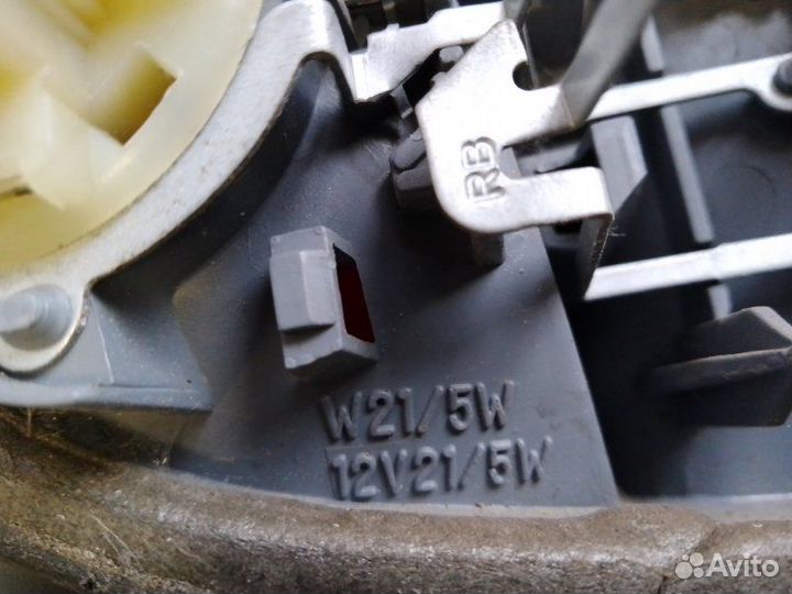 Фара задняя задняя правая Toyota Yaris