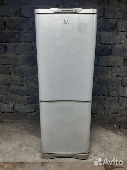 Холодильник indesit