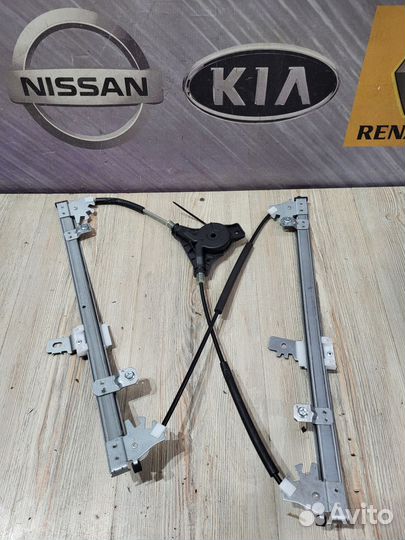 Стеклоподъемник перед Nissan primera P12 Лев