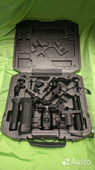 Nikon z6 + nikkor z 24-70 f4. Atomos ninja v