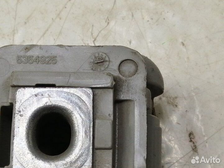 Ручка потолочная передняя правая Opel Astra J 2012