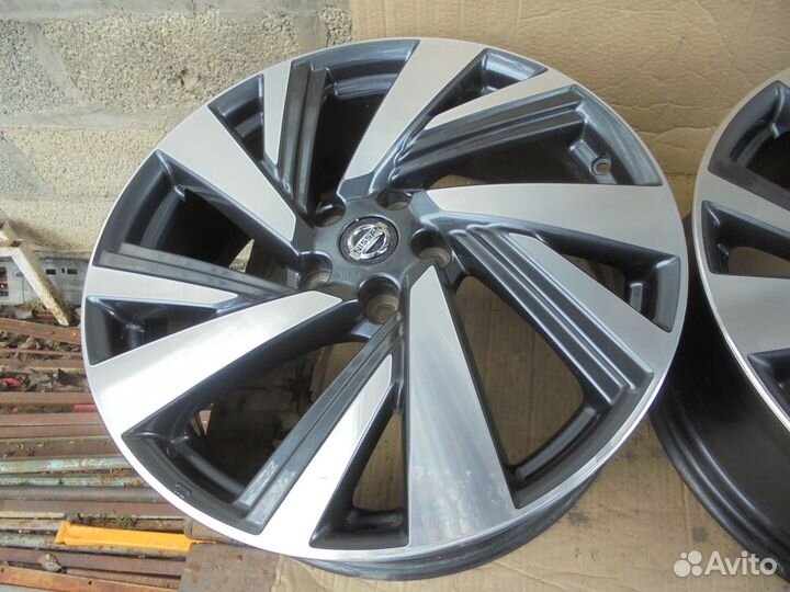 Оригинальные диски Nissan Murano Z52 7,5J R20