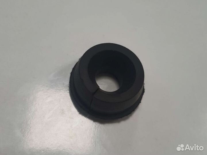 Резиновое уплотнение снегохода