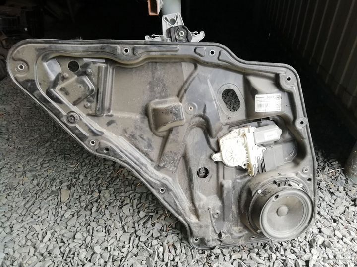 Стеклоподъемник задний левый VW Tiguan