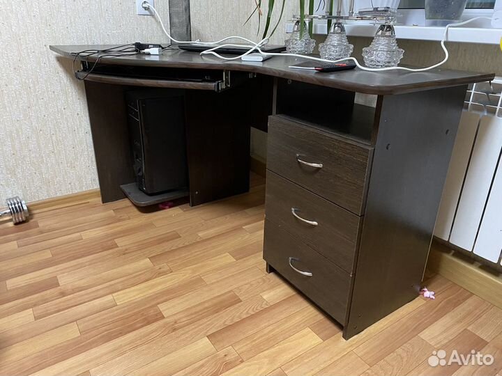 Компьютерный стол