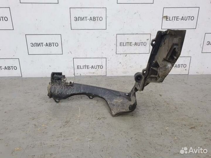 Кронштейн передний левый Land Rover Range Rover