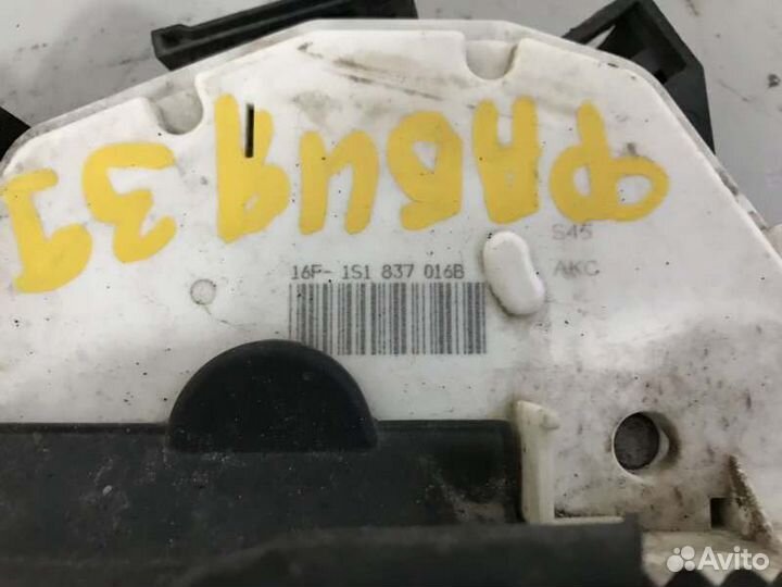 Замок двери передний правый Skoda Fabia 5J2 CGP