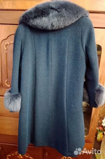 Пальто женское зимнее 52с песцом