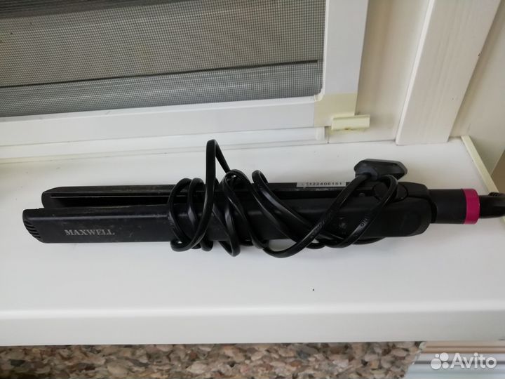 Выпрямитель для волос максвел в рабочем состоянии