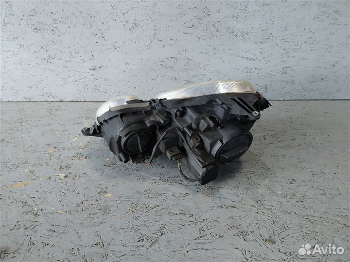 Фара передняя правая Mercedes E-Class W211