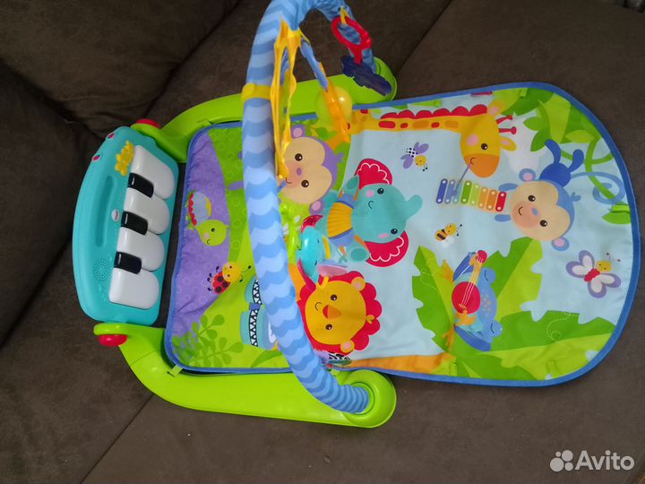 Развивающий коврик с пианино fisher price