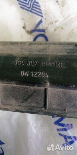 Направляющая заднего бампера правая VW Passat B5