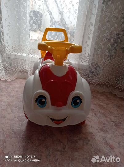 Машинка каталка толокар
