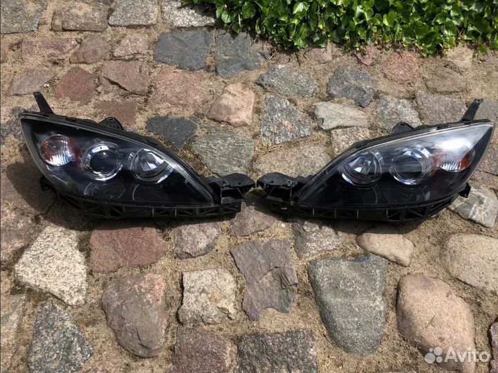 Фара Mazda 3 BK хэчбэк комплект ксенон