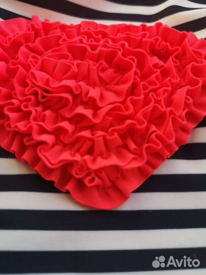 Купальник для девочки новый 98-104 размер