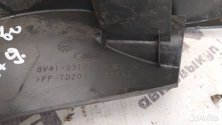 Обшивка задней стойки правая Ford Kuga 1