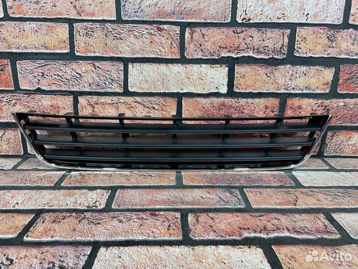 Решётка в бампер на Volkswagen Passat B6