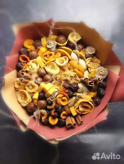 Букеты из сухофруктов и орехов