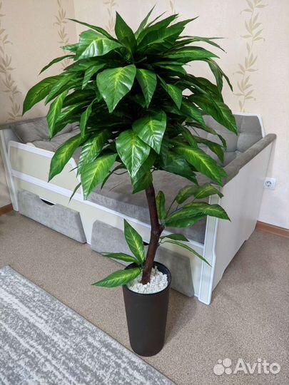 Искусственные деревья, цветы, растения