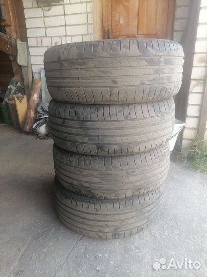 Goodyear EfficientGrip Performance 215/55 R17