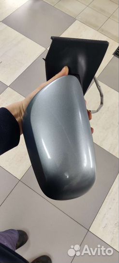 Зеркало правое Toyota yaris