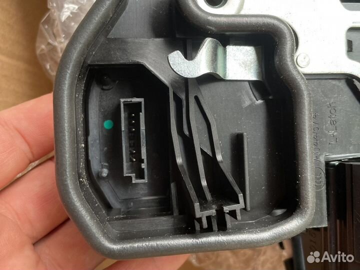 Замок под доводчик бмв Е70