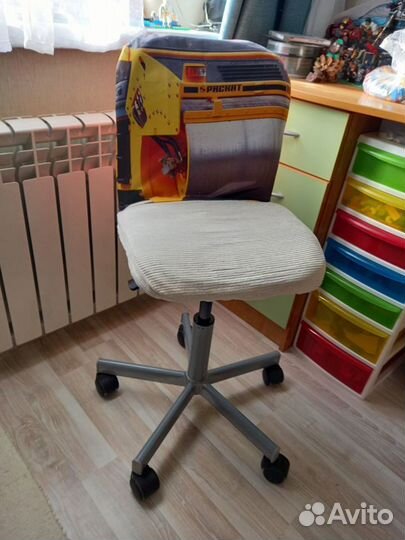 Детский компьютерный стул IKEA на колесиках
