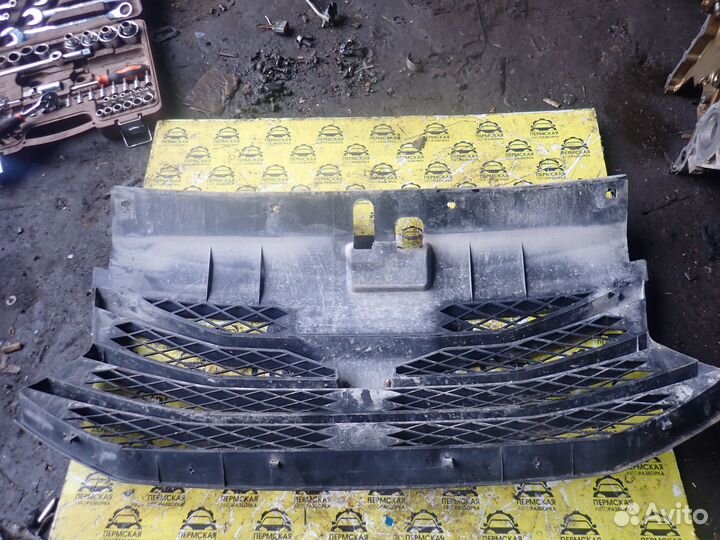 Решетка радиатора для UAZ Patriot 2003)