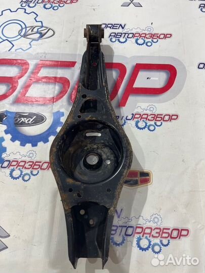 Рычаг подвески нижний задний правый Skoda Octavia