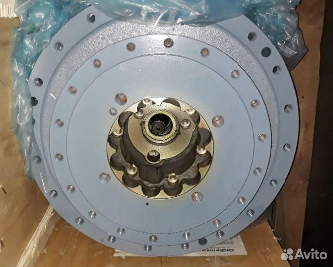 Редуктор хода Komatsu PC220-7