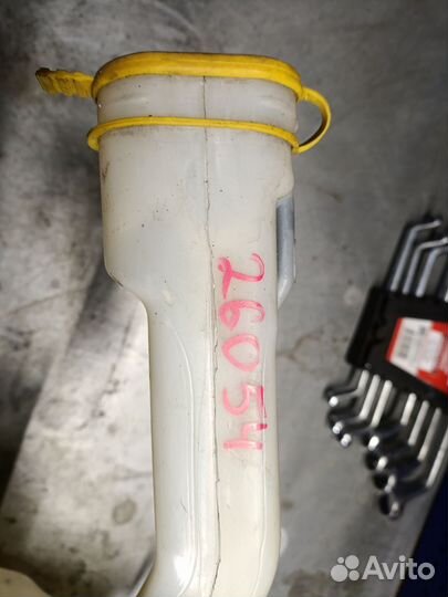 Бачок омывателя mercedes