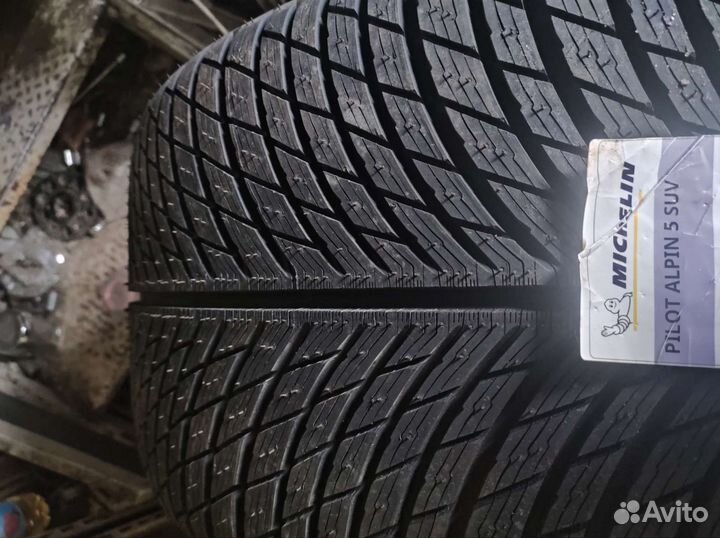 Michelin Pilot Alpin 5 SUV 285/40 R22