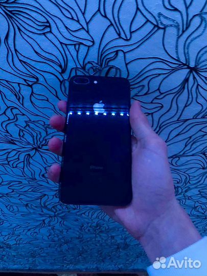 iPhone 8 Plus, 64 ГБ