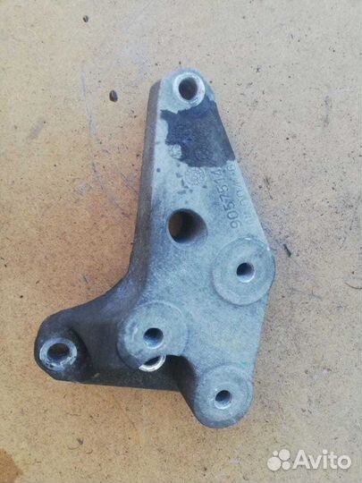 Опора кпп Opel Astra H 2004-2010