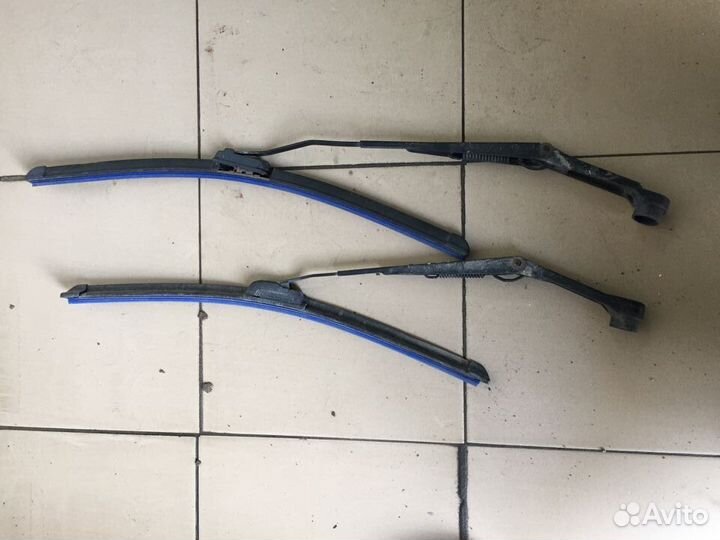 Моторчик дворников Mitsubishi Montero Sport 1