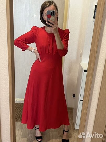 Платье красное