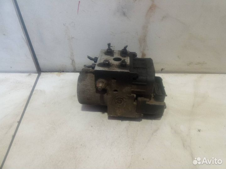 Блок ABS Toyota Avensis (T220) AT220L 2000