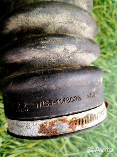 Патрубок воздушного фильтра Лада Калина 1 2010г