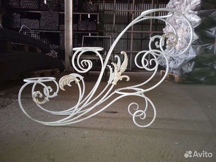 Подставка для цветов напольная металлическая