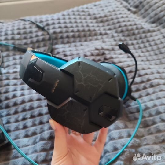 Набор наушники, клавиатура и мышь