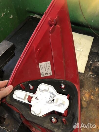 Задний фонарь левый рено меган 2