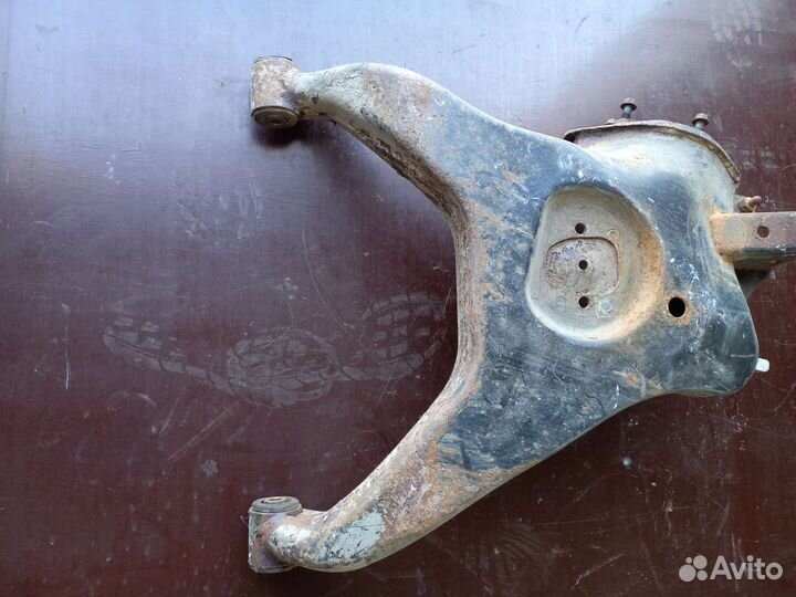 Рычаг-задний левый 