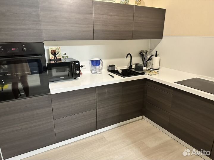 Кухонный гарнитур угловой с техникой бу