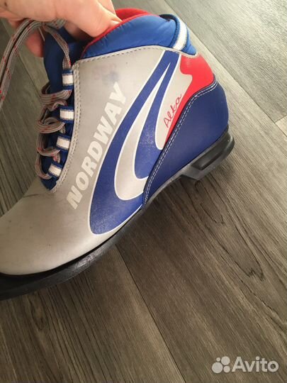 Лыжные ботинки