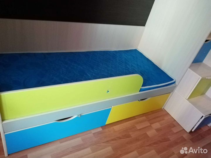 Двухъярусная кровать бу