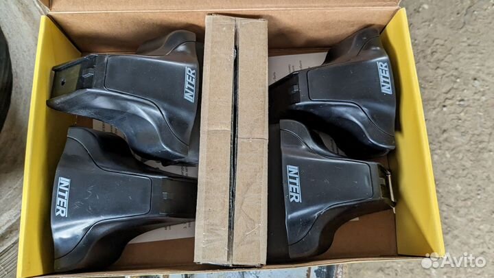 Комплект опор багажника